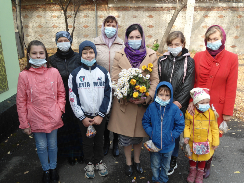 В воскресной школе «Радость» при храме в честь Почаевской иконы Пресвятой Богородицы состоялась встреча директора школы Виктории Викторовны Галдиной с воспитанниками