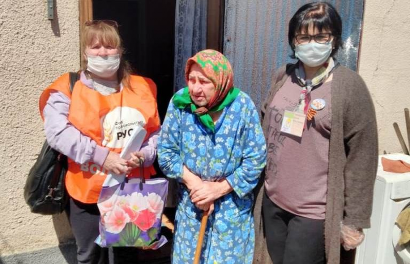 В Александровск-Грушевском благочинии состоялась раздача продуктовых наборов для вручения бывшим несовершеннолетним узникам фашизма