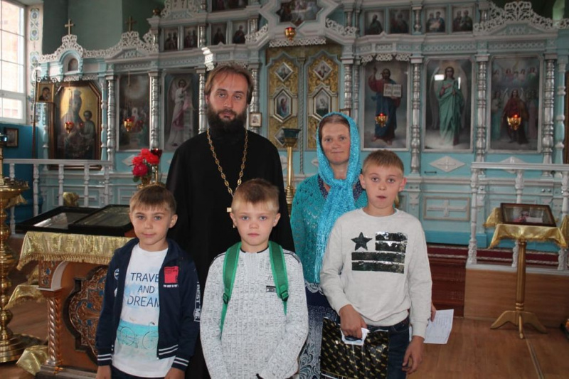 В Нижнедонском благочинии Октябрьского района завершилась ежегодная акция «Поможем собрать детей в школу»