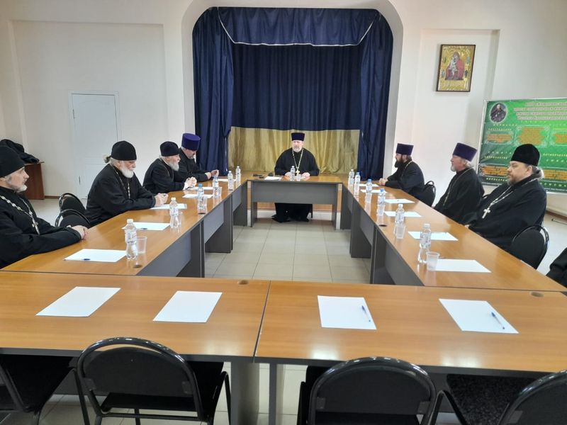 В Каменске-Шахтинском состоялось собрание духовенства.