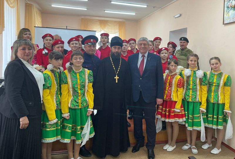 В ДШИ п. Каменоломни прошла церемония награждения победителей муниципального конкурса военно-патриотической песни