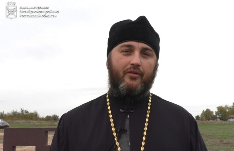 Иерей Сергий Липень поздравил жителей Октябрьского района с юбилеем