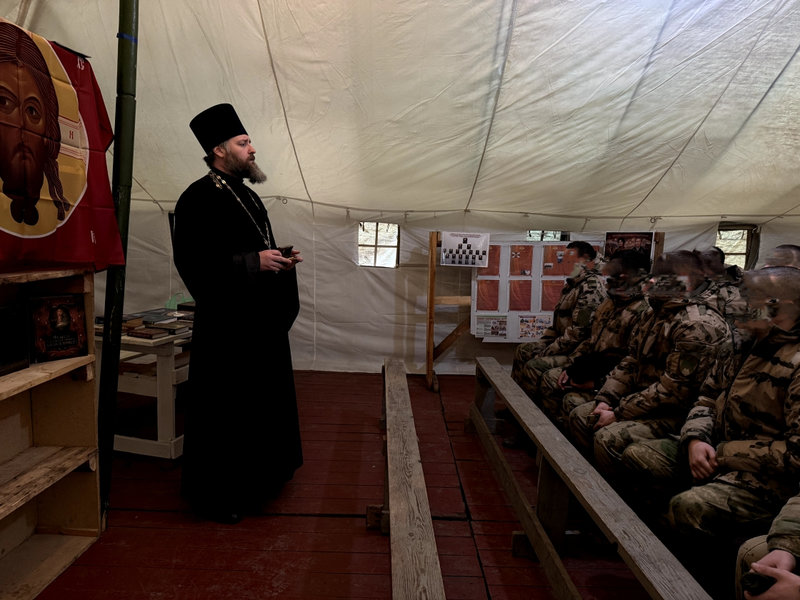 Руководитель военного отдела епархии поздравил военнослужащих с Днем православной книги