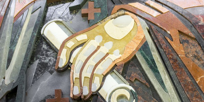 ЖИВОПИСЬ В КАМНЕ