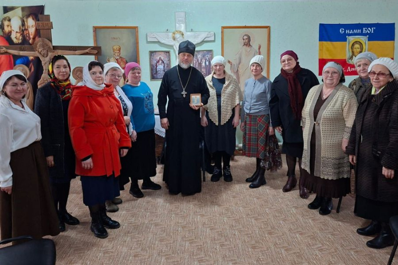 В Свято-Пантелеимоновском храме города Миллерово отметили день тезоименитства настоятеля прихода иеромонаха Димитрия (Яроцкого)