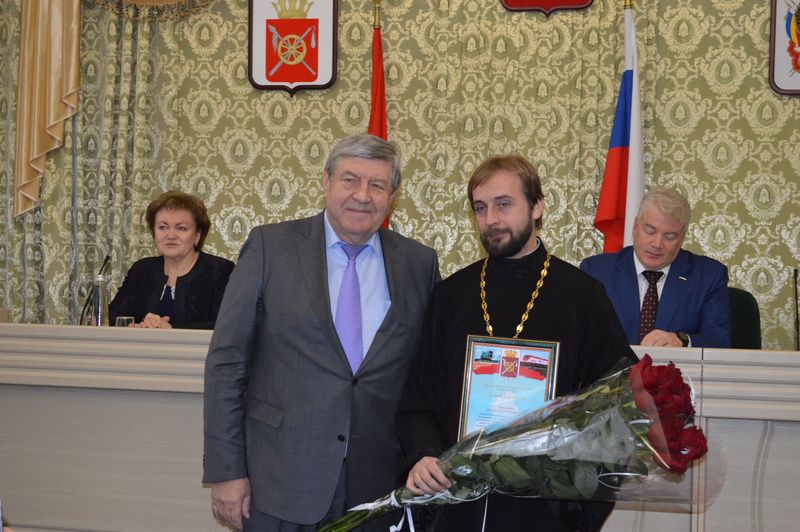 Протоиерей Сергий Яценко принял участие в заседании Собрания депутатов Октябрьского района