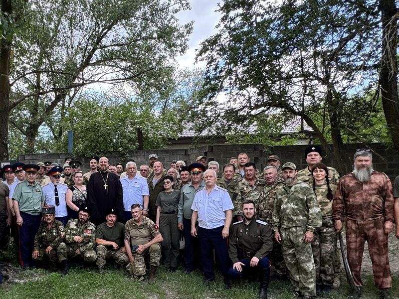 Руководитель епархиального отдела по взаимодействию с казачеством поздравил атамана Николая Козицына с 70-летием