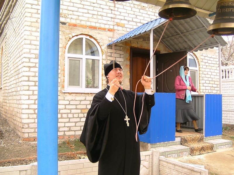 Иерей Сергий Сошкин, благочинный приходов Чертково-Калитвенского округа, принял участие в престольном празднике с. Меловое Луганской епархии