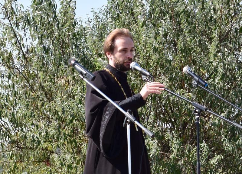 В Коммунарском сельском поселении прошел фестиваль «Казачья осень», в событии принял участие благочинный приходов Нижнедонского округа