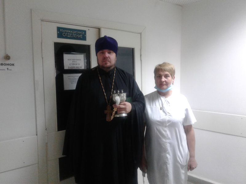 Иерей Максим Кибанов совершил молебен в Миллеровской центральной районной больнице