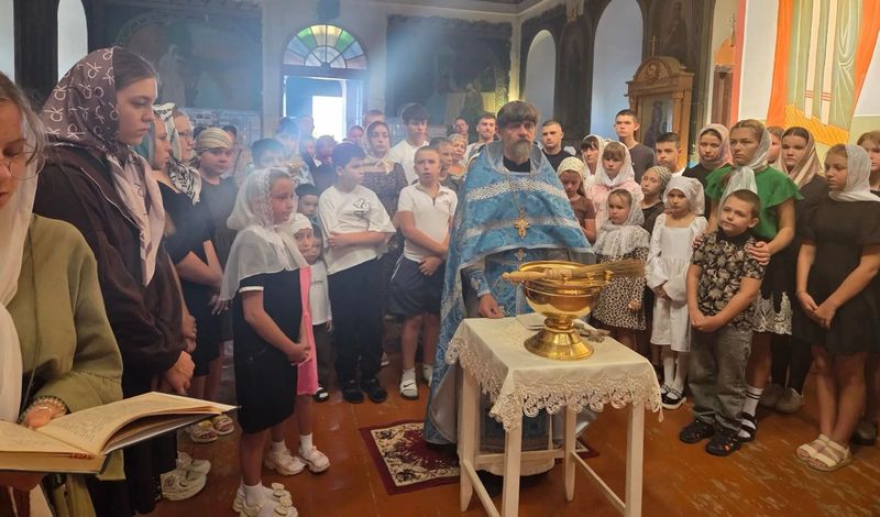 Молебен перед началом учебного года совершили в храме святителя Алексия Московского