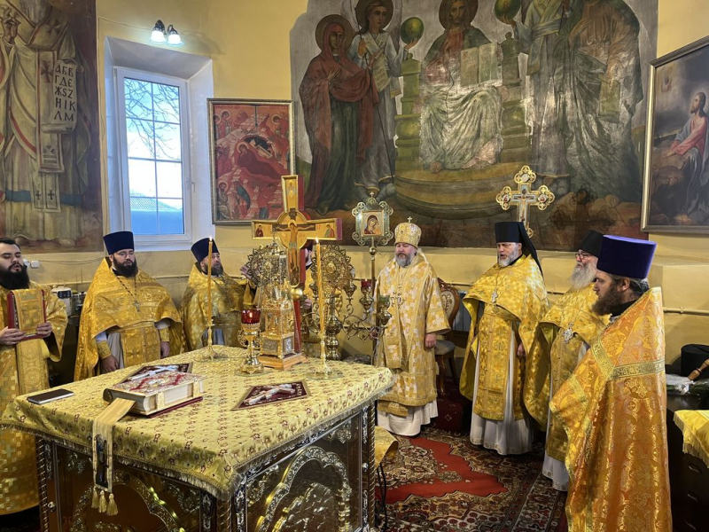 В престольный праздник Преосвященнейший епископ Симон совершил Литургию в храме святого апостола Андрея Первозванного города Миллерово