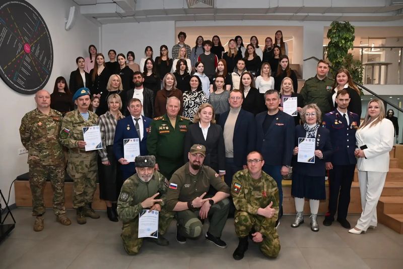 Два добровольца из Октябрьского района получили «Общественное признание»