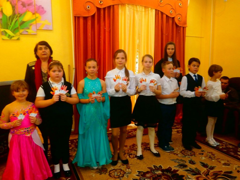 Молодежный отдел благочиния и учащиеся гимназии имени М. Шолохова приняли участие в акции «Наши руки не для скуки, для любви сердца»