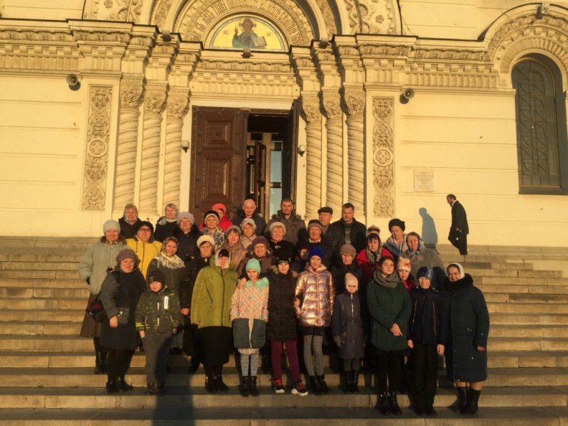 Группа прихожан Свято-Пантелеимоновского храма г. Миллерово совершила паломническую поездку к святыням Дона