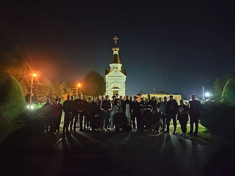 В поселке Каменоломни почтили память погибших мотоциклистов