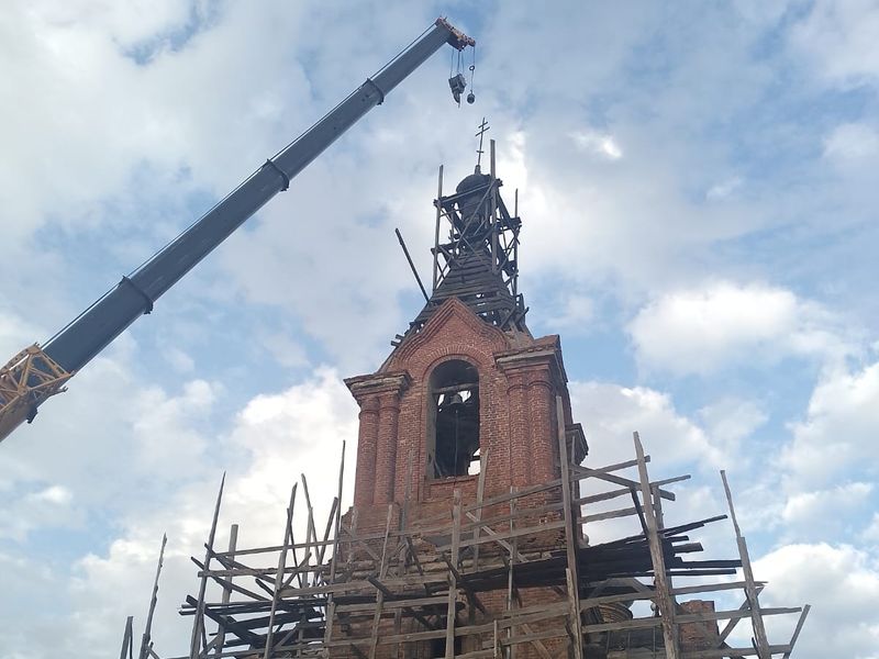 В храме Архангела Михаила слободы Позднеевка начались ремонтно-восстановительные работы