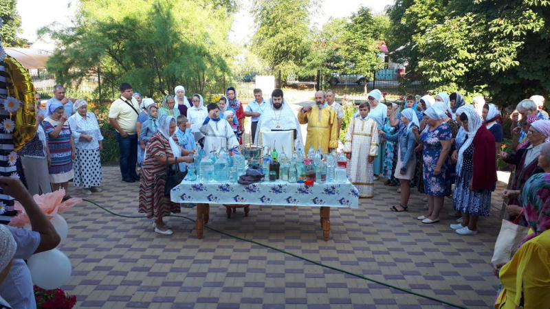 Престольный праздник в честь Рождества великого пророка Предтечи и Крестителя Господня Иоанна молитвенно отметили в ст. Боковской
