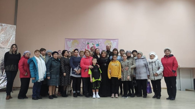 Протоиерей Роман Амплеев принял участие в празднике «Мамино сердце» в Новошахтинске
