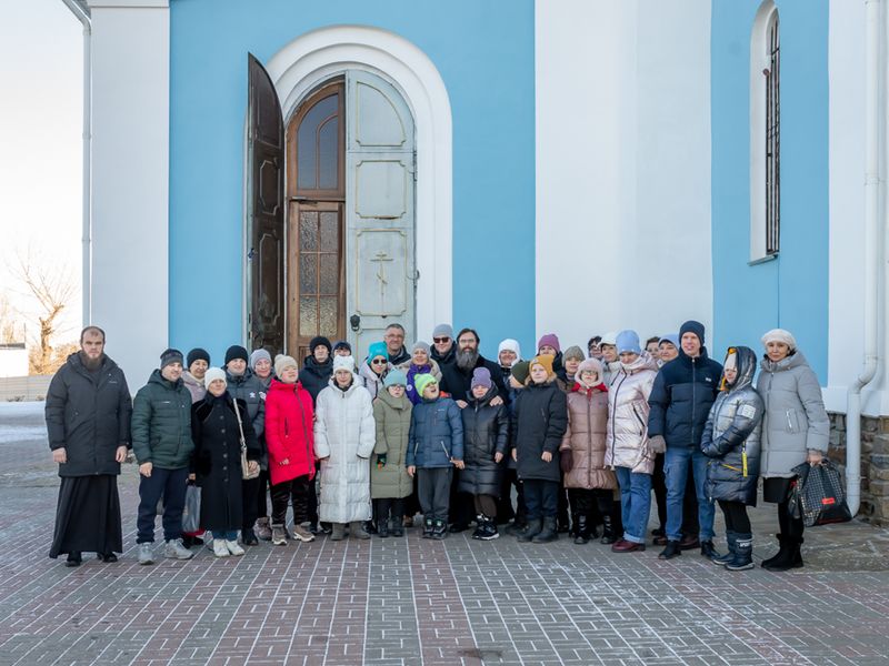 Иерей Александр Теличкин провел экскурсию для воспитанников «ФИНИСТа» и подопечных ЦСО №1