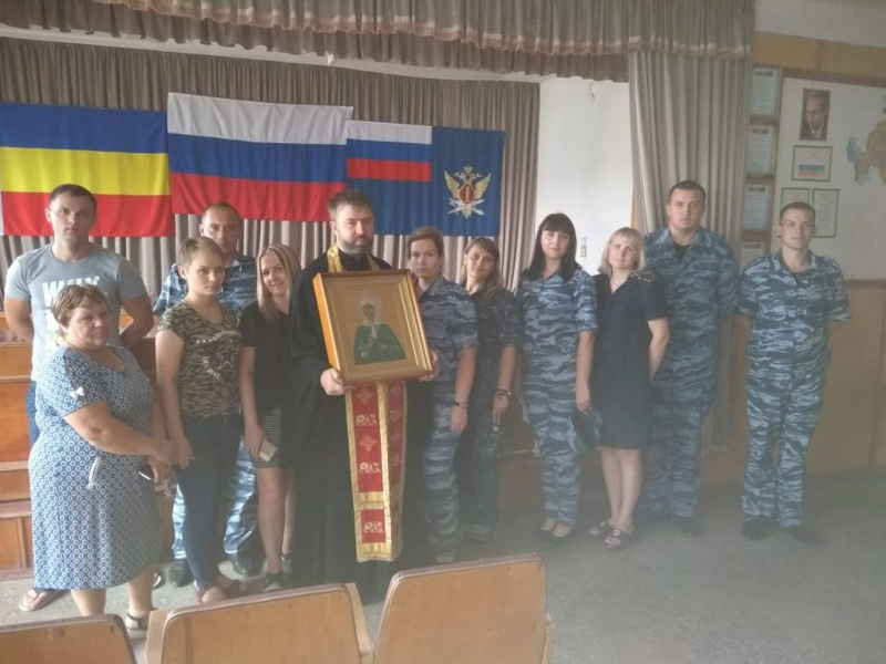 В исправительную колонию № 9 города Шахты была принесена икона блаженной Матроны Московской с частицей мощей