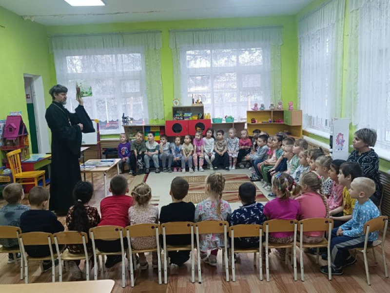 Через книгу — к добру: День православной книги в детском саду «Берёзка» станицы Заплавской