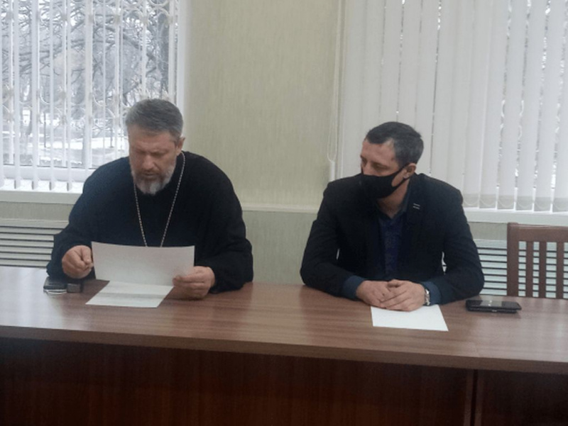 Благочинный приходов Сулинского округа принял участие в обсуждении вопросов, посвященных профилактике правонарушений