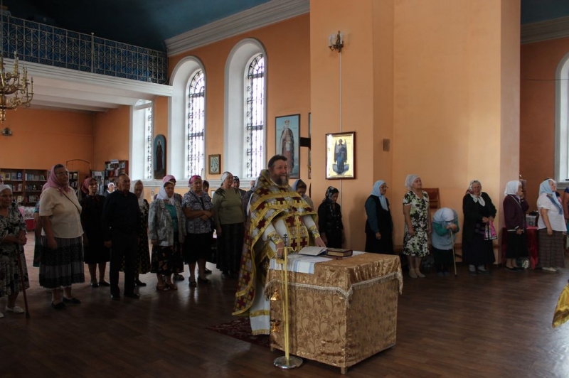В день празднования Усекновения главы Крестителя Иоанна в Свято-Никольском храме станицы Обливской отслужен молебен о страждущих от недуга винопития»