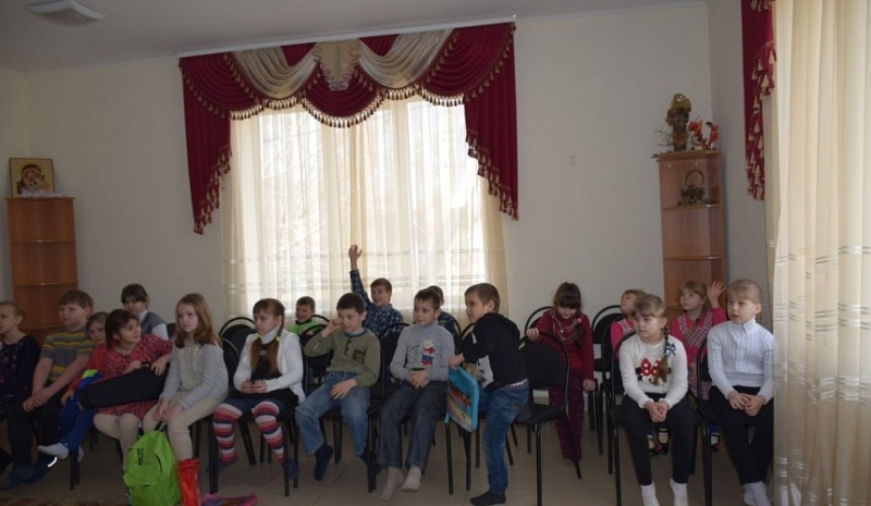 В воскресной школе «Покров» при Покровском кафедральном соборе г. Шахты прошел открытый урок, посвященный Дню Православной книги