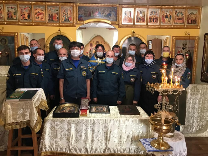 В день иконы Божией Матери Неопалимая Купина в Никольском храме сл. Кашары был совершен молебен