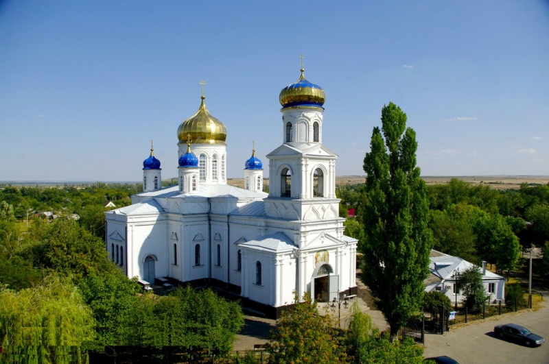 В Свято-Успенском архиерейском подворье ст. Гундоровской состоялось соборное богослужение духовенства Донецкого благочиния