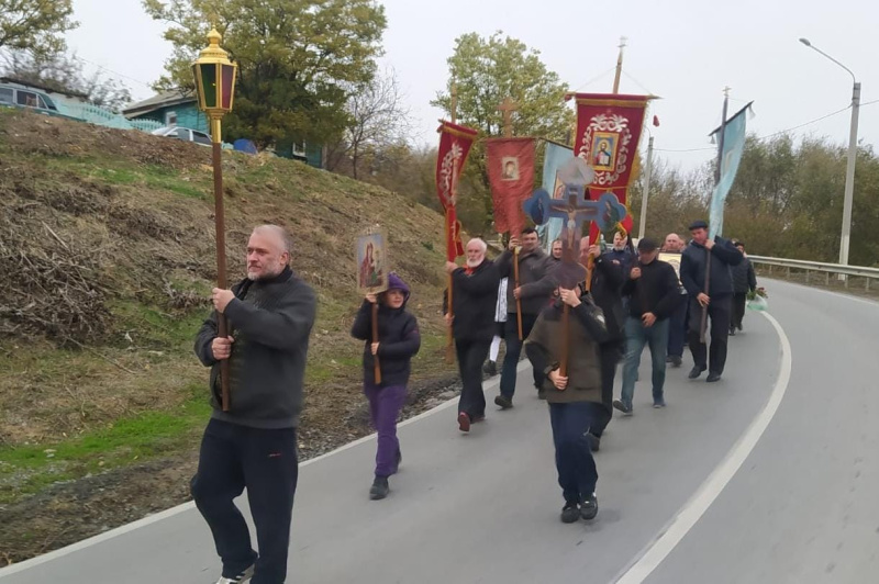 В станице Бессергеневской прошёл традиционный Крестный ход