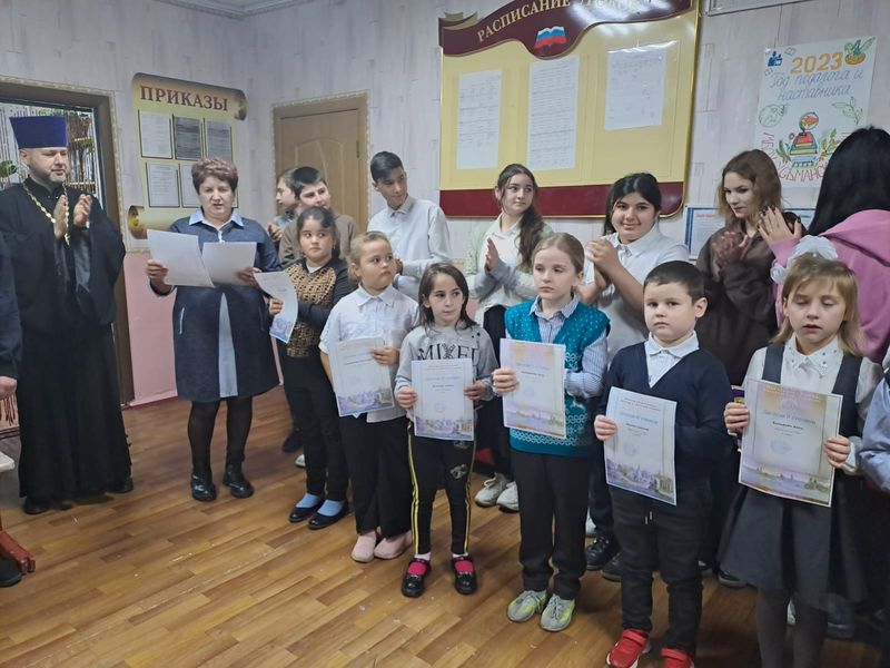 В Усьманской школе Багаевского района прошла еженедельная линейка