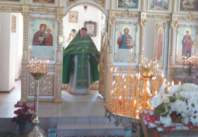 Торжественным богослужением отметили престольный праздник в Свято-Троицком храме хут. Ягодинка