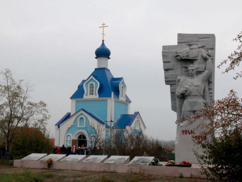 Правящий архиерей Шахтинской епархии епископ Игнатий совершил великое освящение новопостроенного Казанского храма в хуторе Меркуловский