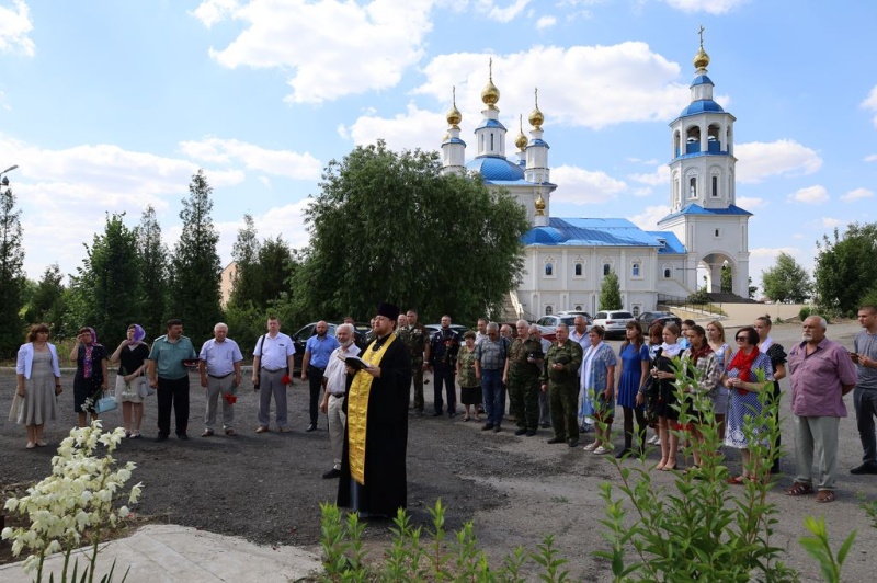 Молебном и литией был молитвенно отмечен «День ветеранов боевых действий в России» в Донском храме
