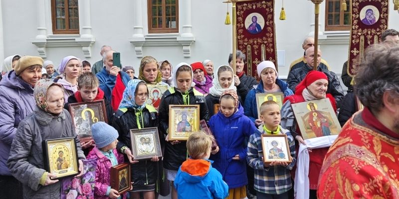 «ИСТОРИЯ НАШЕЙ СЕМЬИ – НА ФОТО С ПАСХАЛЬНЫХ КРЕСТНЫХ ХОДОВ»