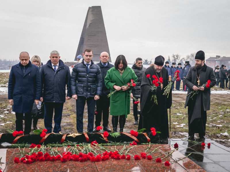 В 81-я годовщина освобождения города Шахты от немецких оккупантов. Возложение цветов к мемориальному комплексу «Жертвам фашизма» в пос. Красина