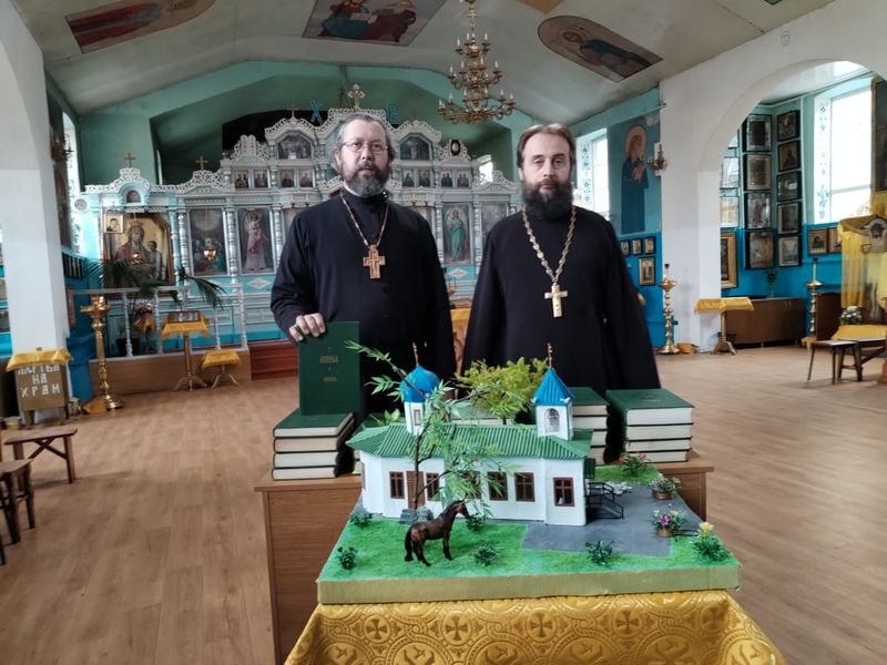 Храму Успения Пресвятой Богородицы села Алексеевка передали церковно-богослужебные книги