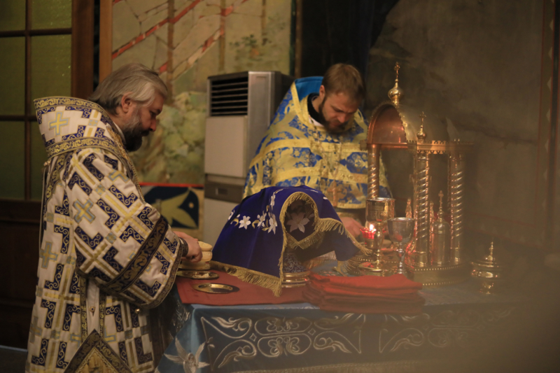 Праздничную литургию Преосвященнейший епископ Симон совершил в праздник Введения во храм Пресвятой Богородицы