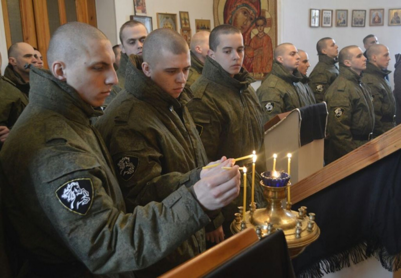 Иеромонах Николай (Наметышев) поздравил с Днем войск национальной гвардии Российской Федерации военнослужащих воинской части № 3033 п. Персиановский