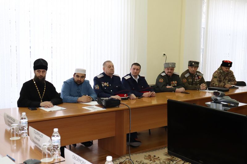 Благочинный Александровск-Грушевского округа принял участие в заседании Координационного совета по межнациональным вопросам