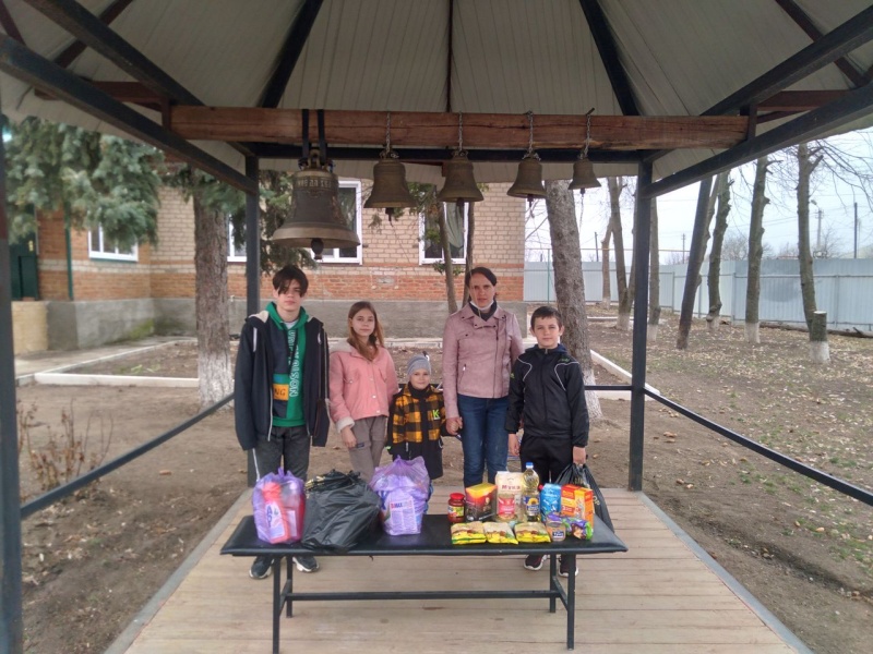 Выездной гуманитарный центр Шахтинской епархии посетил нуждающихся жителей отдаленных населенных пунктов Кашарского района