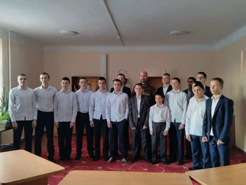 Встреча с атаманом-ветераном прошла в специальной школе Сетраковского юрта