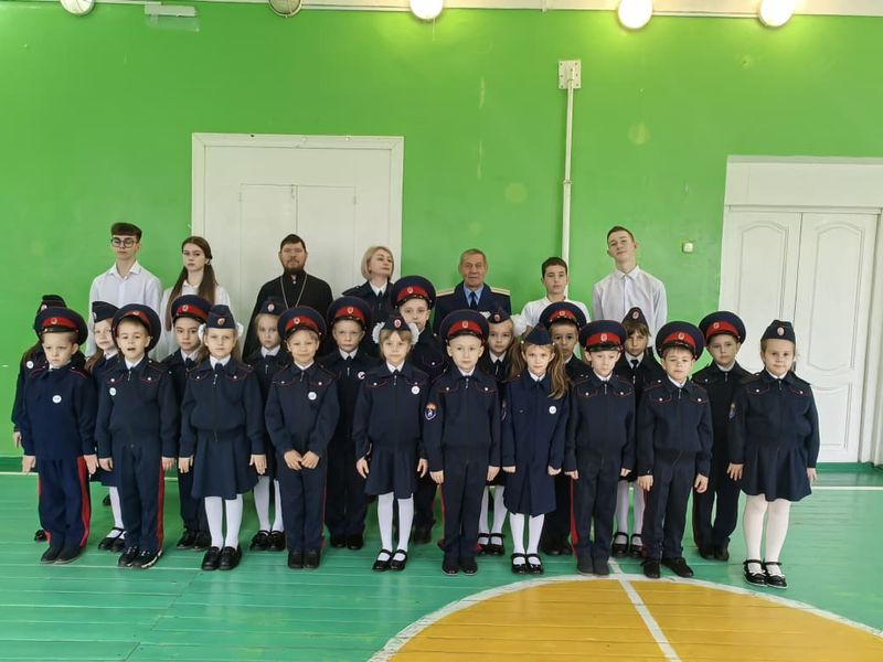 Вешенские первоклассники стали казачатами      