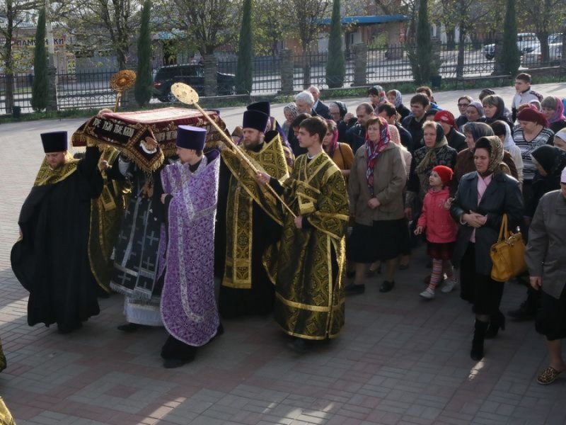 Епископ Игнатий совершил утреню Великой Субботы с Чином погребения