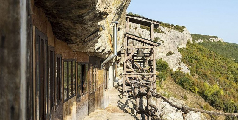 Пещерные монастыри Крыма