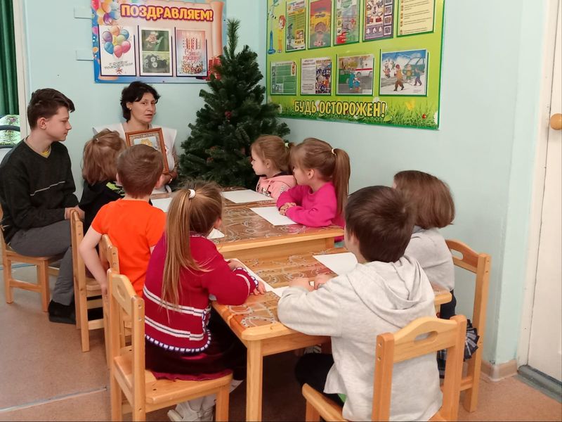 В социальном приюте «Огонек» прошел урок, посвященный святому Николаю Чудотворцу