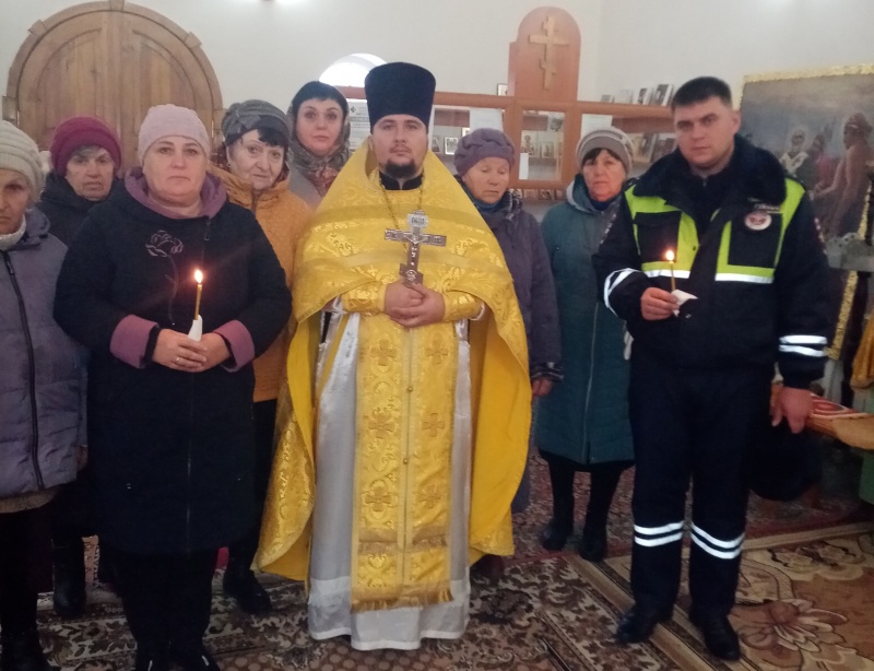 Панихида по жертвам ДТП с сотрудниками Донского отдельного батальона № 1 ГАИ