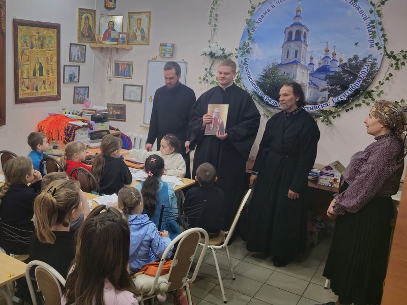 В Донском храме Новошахтинска молитвенно почтили 100-летие со дня преставления ко Господу святителя Тихона, Патриарха Московского и всея России